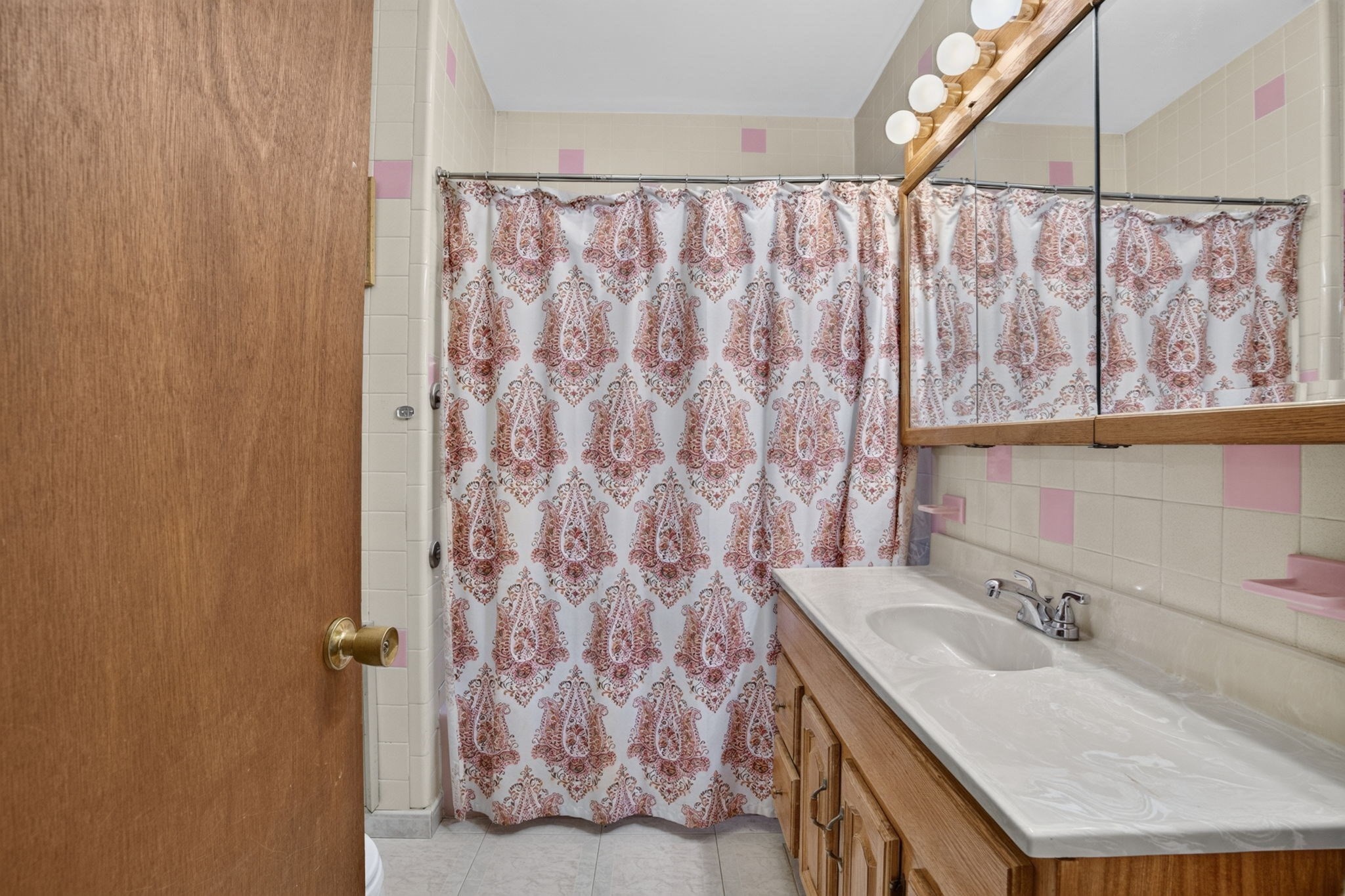 549 Main St Property Photo 18