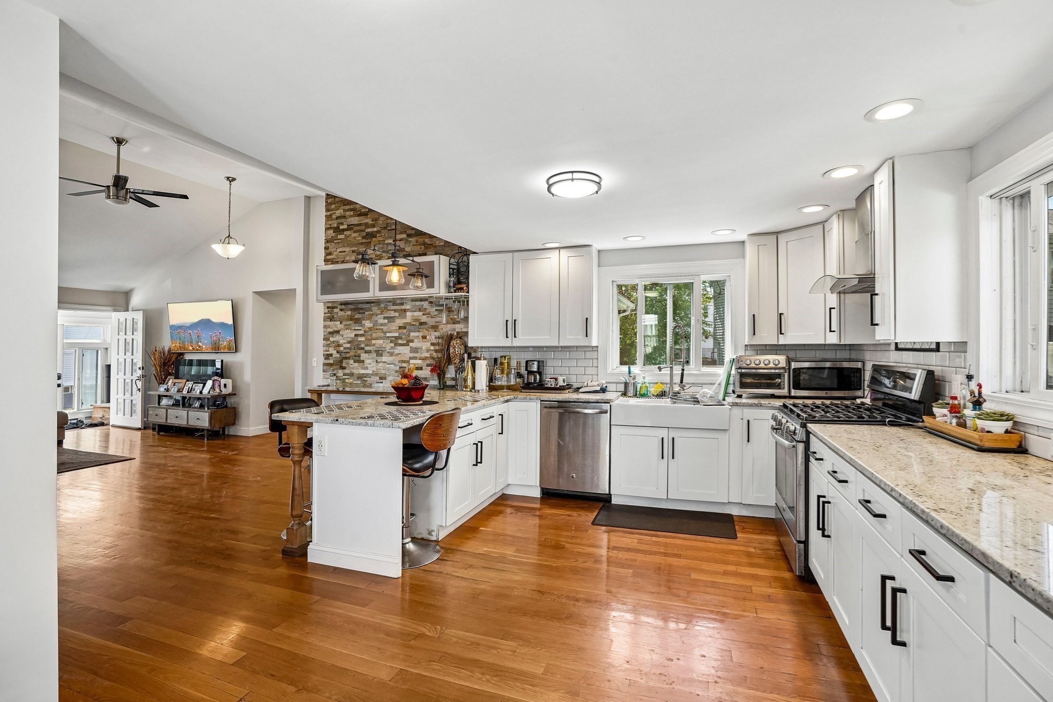 109 Broadsound Ave Property Photo 11