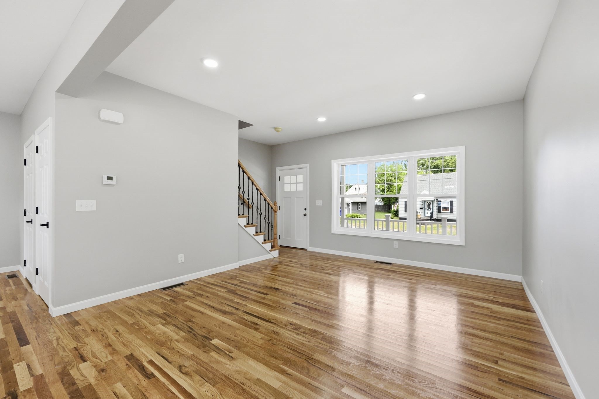 30 Goldenrod Property Photo 9