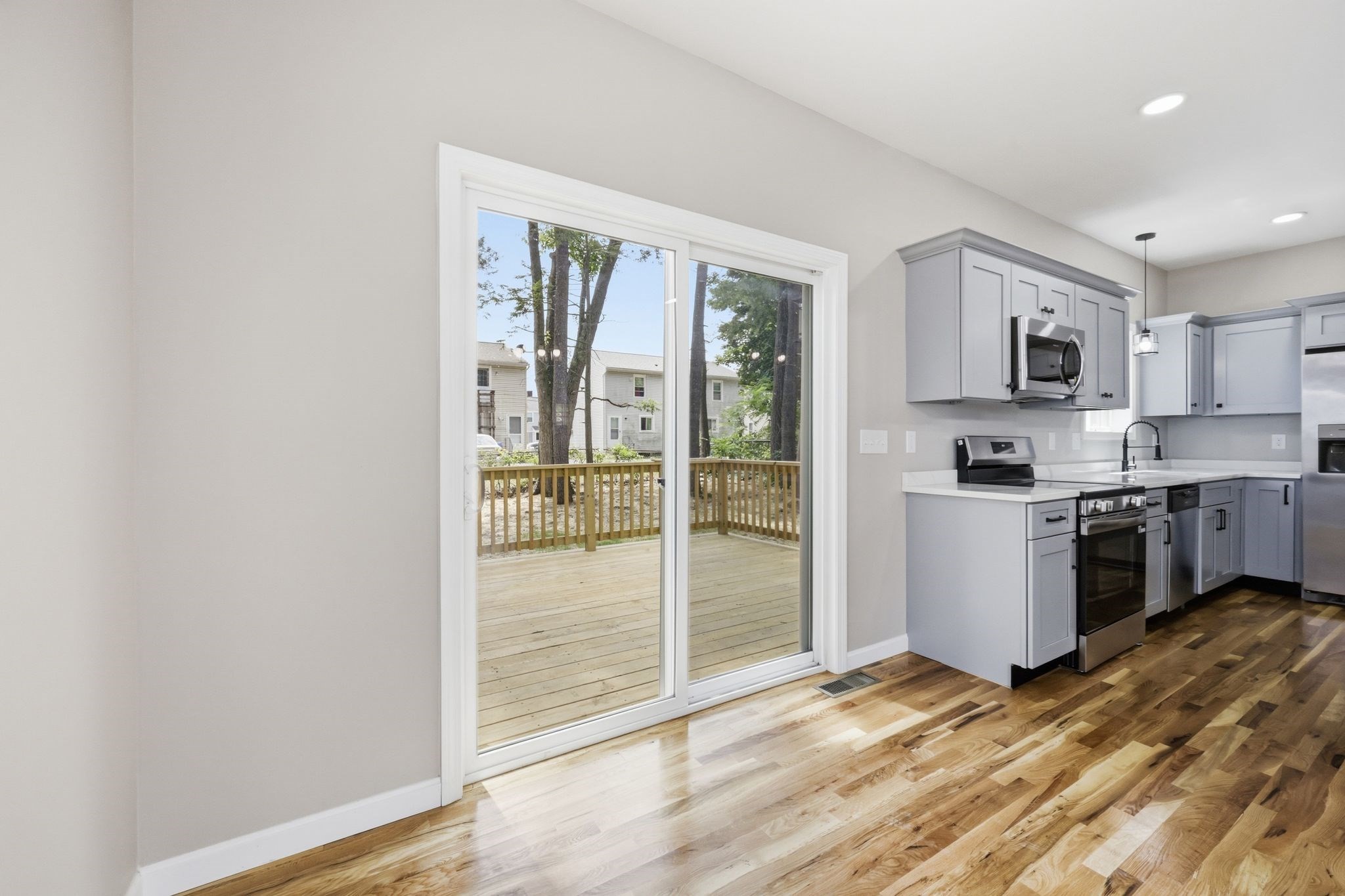 30 Goldenrod Property Photo 14