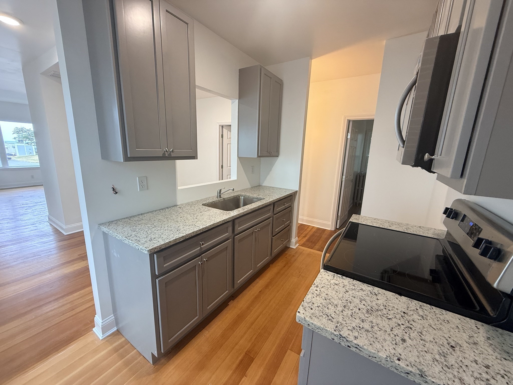 48 Tuttle St Property Photo 6