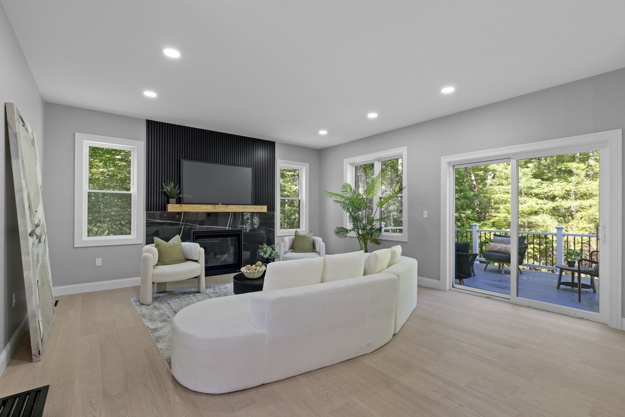 91 Howard St Property Photo 15
