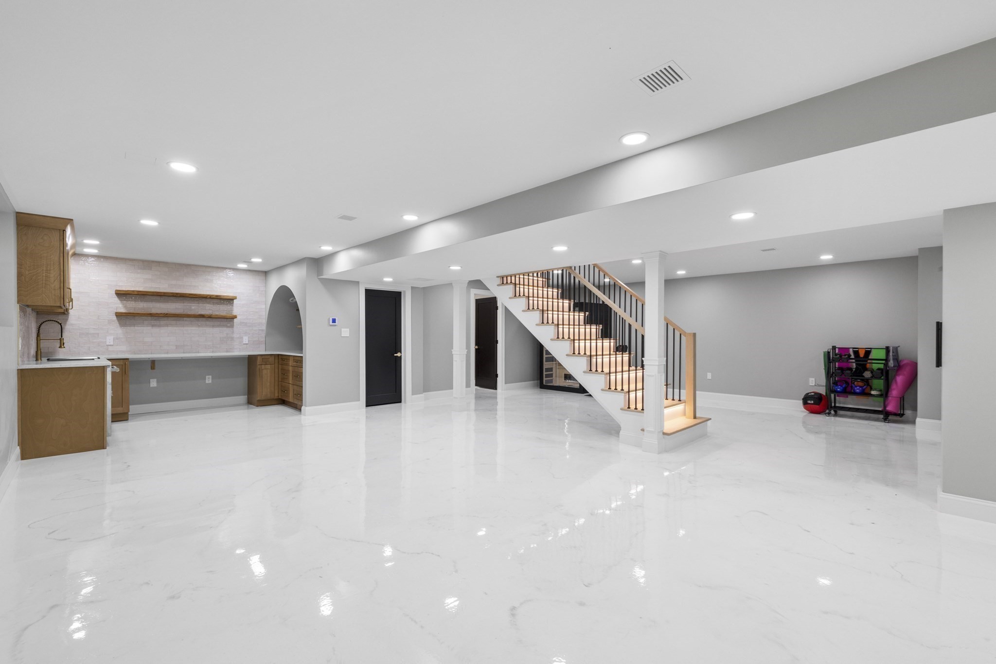 91 Howard St Property Photo 32