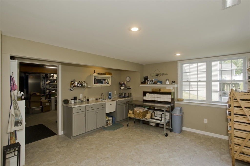 111 Daniel Shays Hwy # 45b Property Photo 37