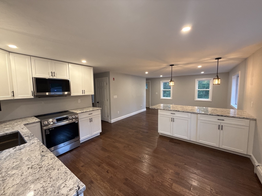 658 Berkley St Property Photo 1