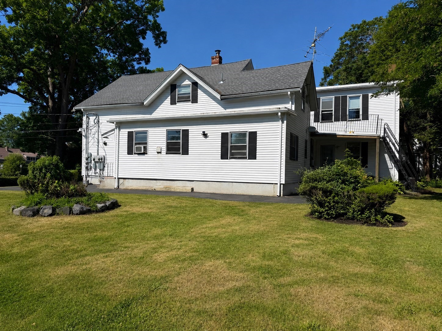 101 Prospect St Property Photo 4