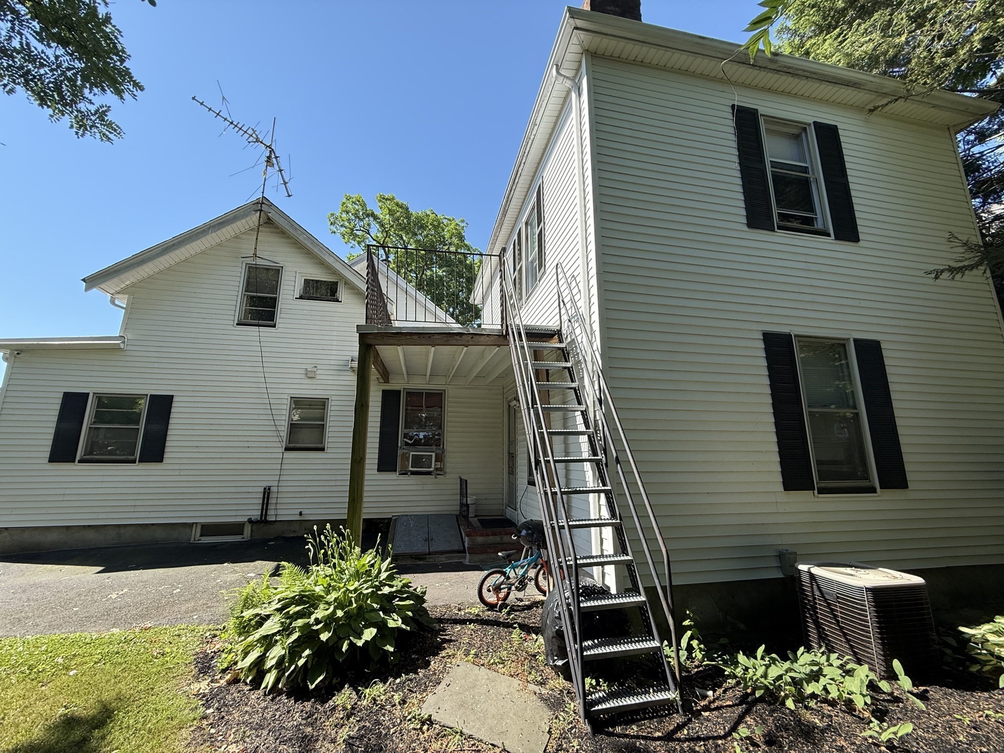 101 Prospect St Property Photo 5