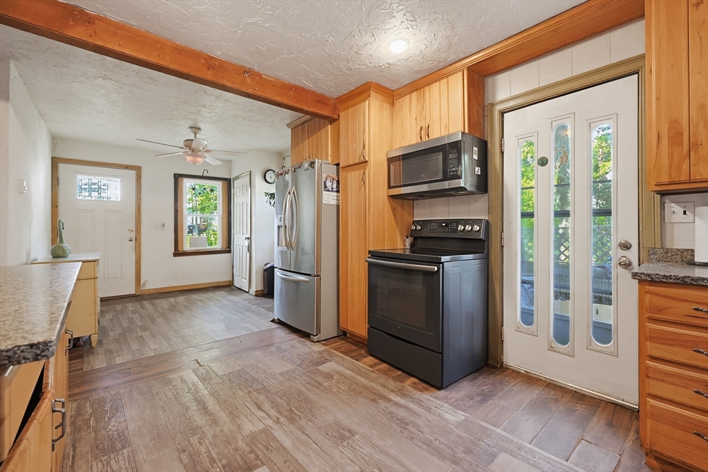 19 King Street Property Photo 9