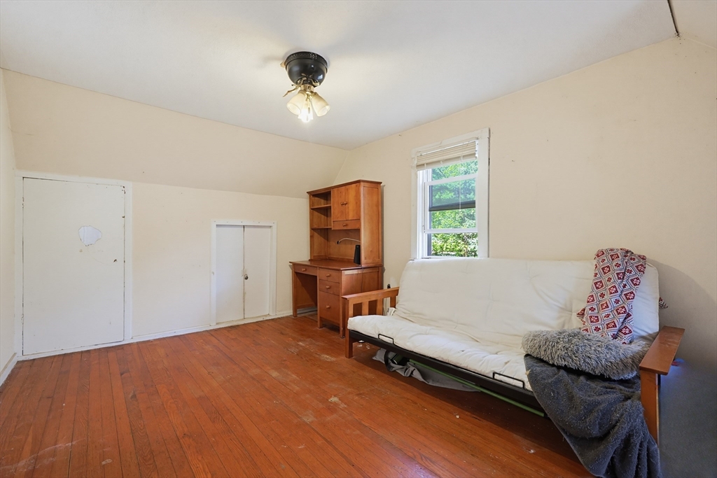19 King Street Property Photo 17