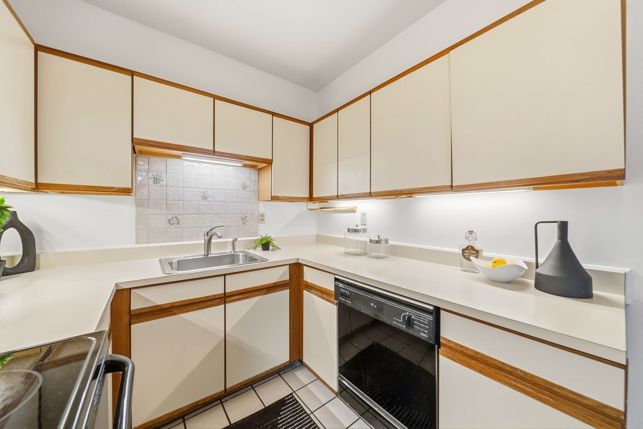 86 Walnut St # 3 Property Photo 16