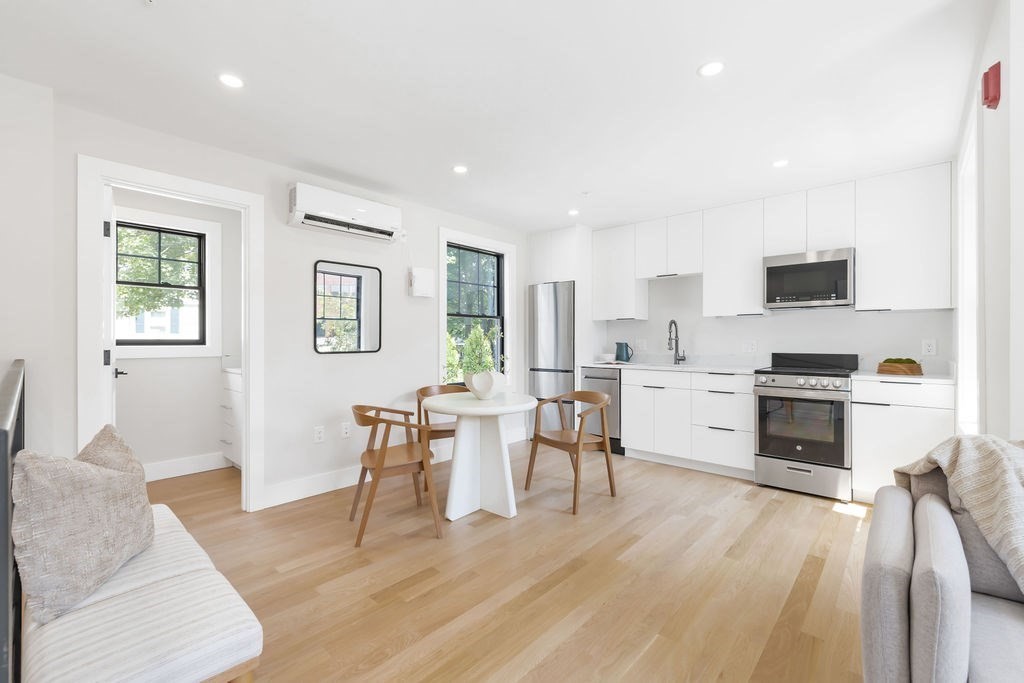 43 Crafts Street Property Photo 4