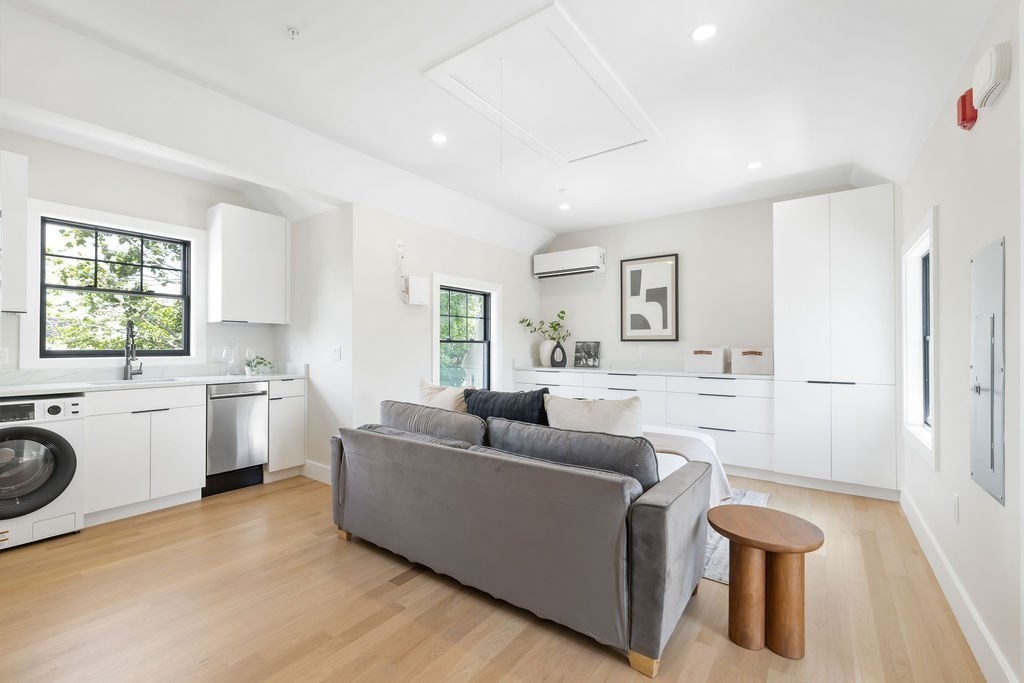 43 Crafts Street Property Photo 20