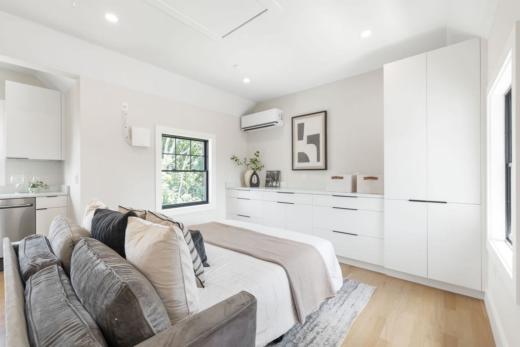 43 Crafts Street Property Photo 22