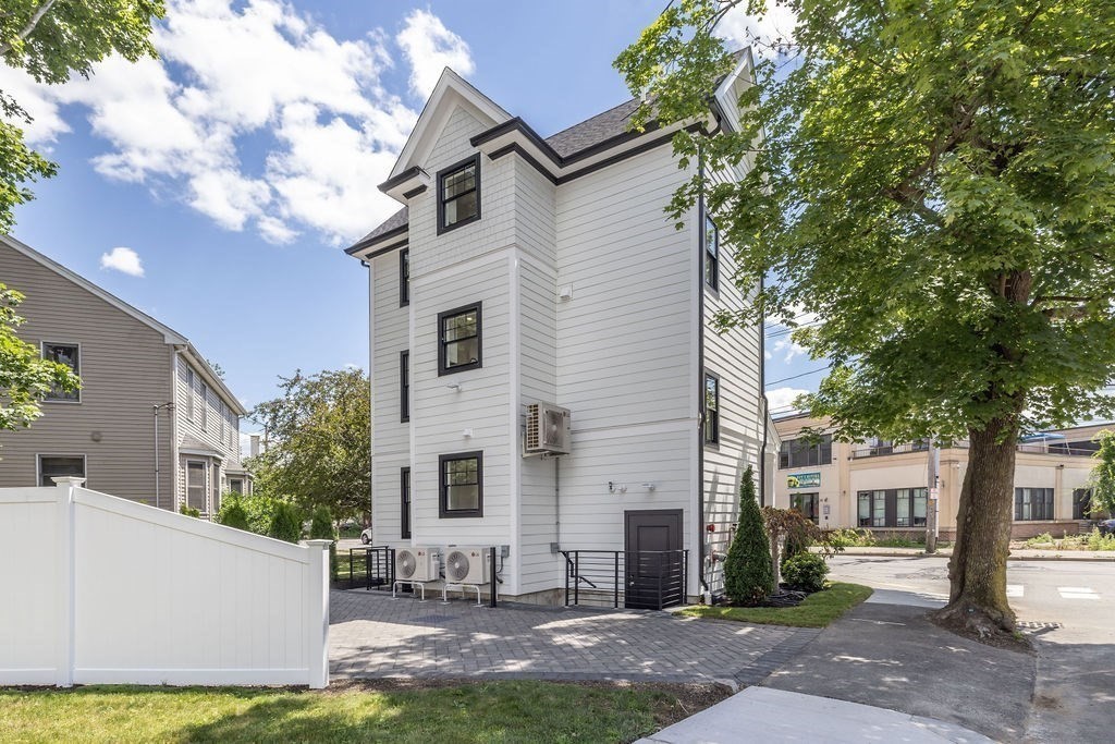 43 Crafts Street Property Photo 27