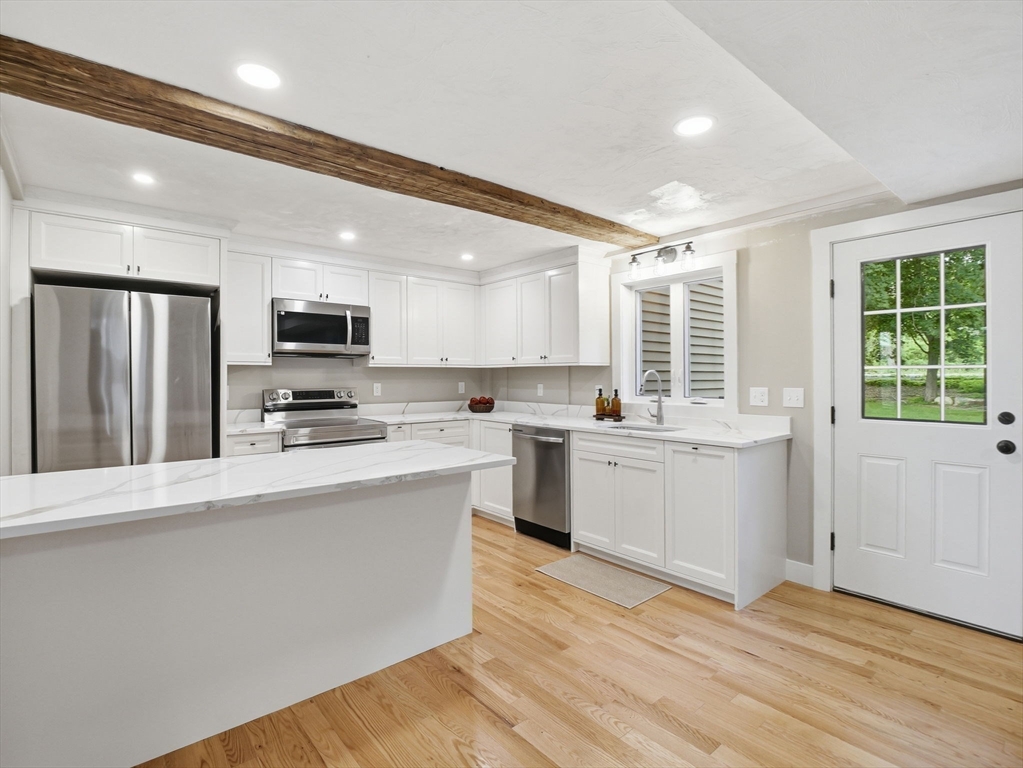 164 Main Street # B Property Photo 3