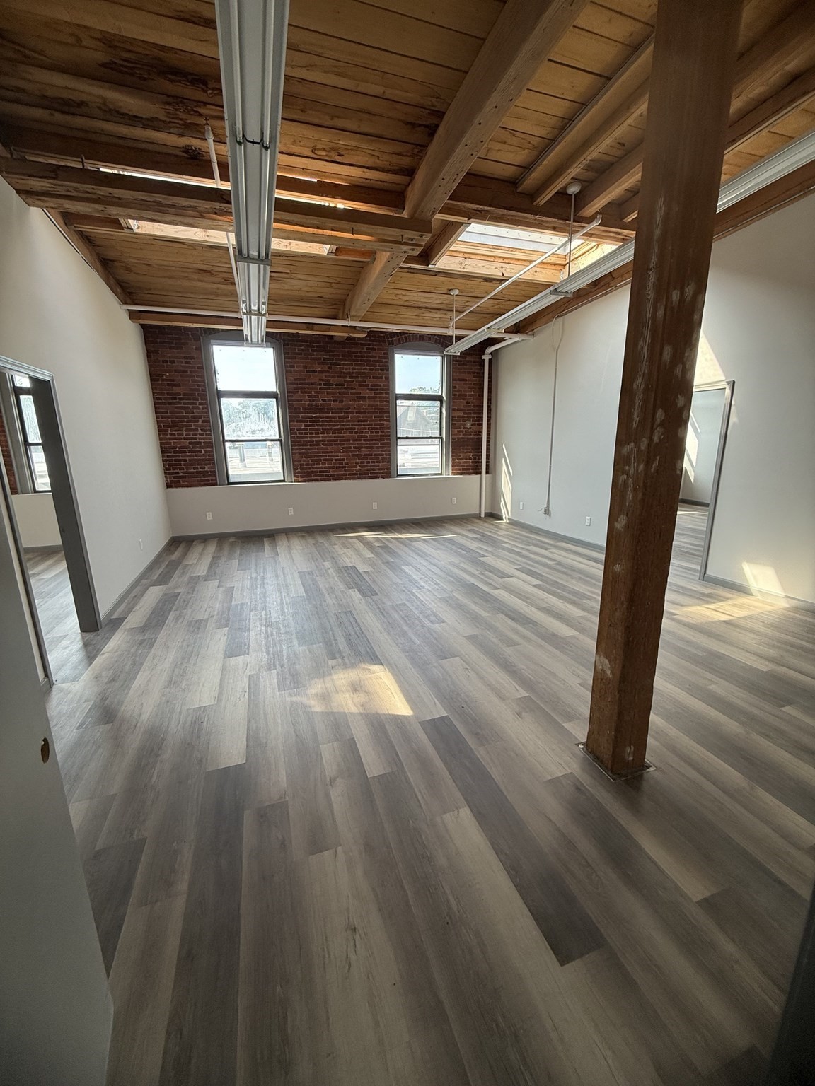 60 Pine St # 2 Property Photo 1