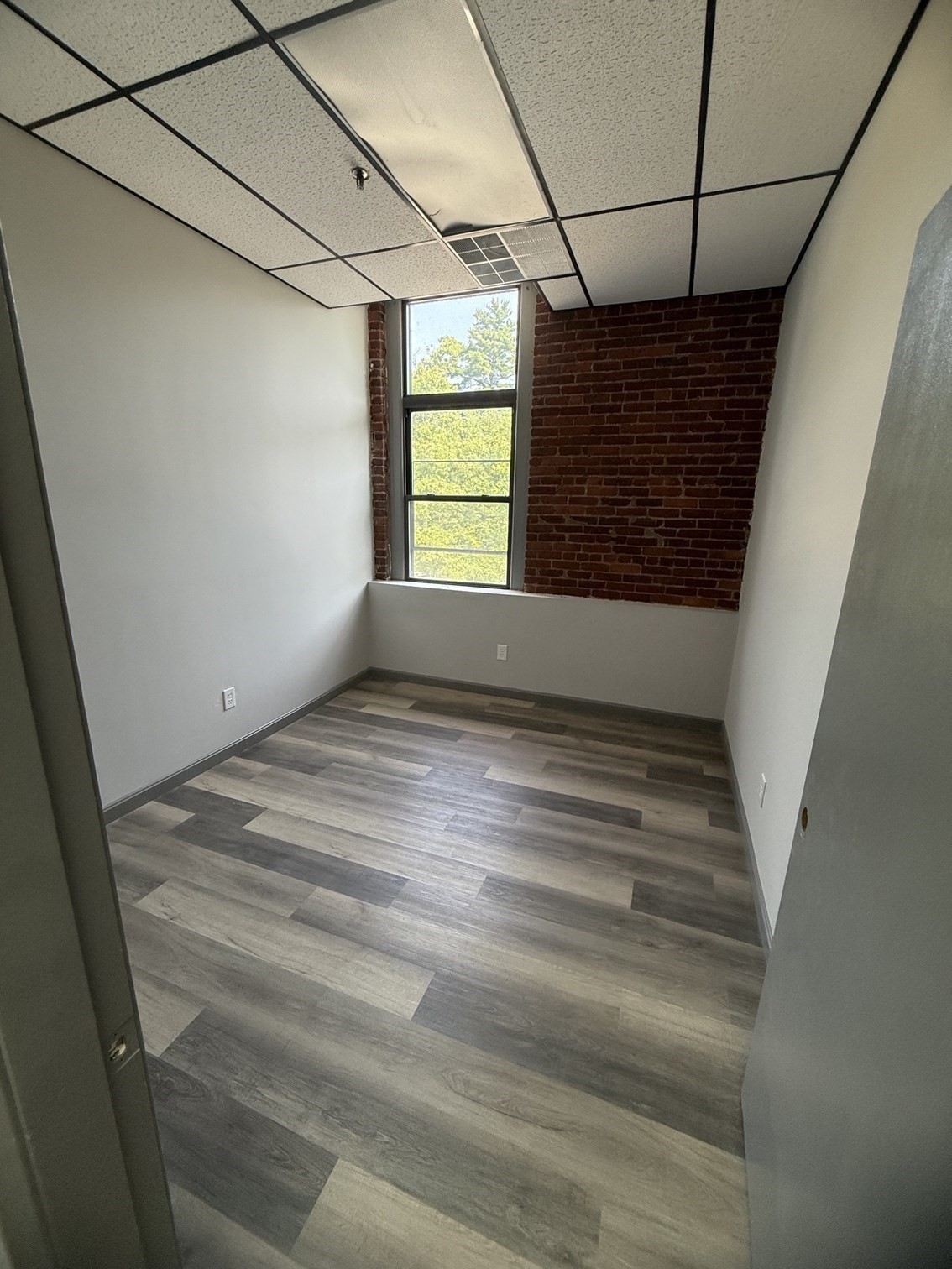 60 Pine St # 5 Property Photo 1
