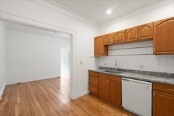 21 Park Vale Ave # 2 Property Photo 4