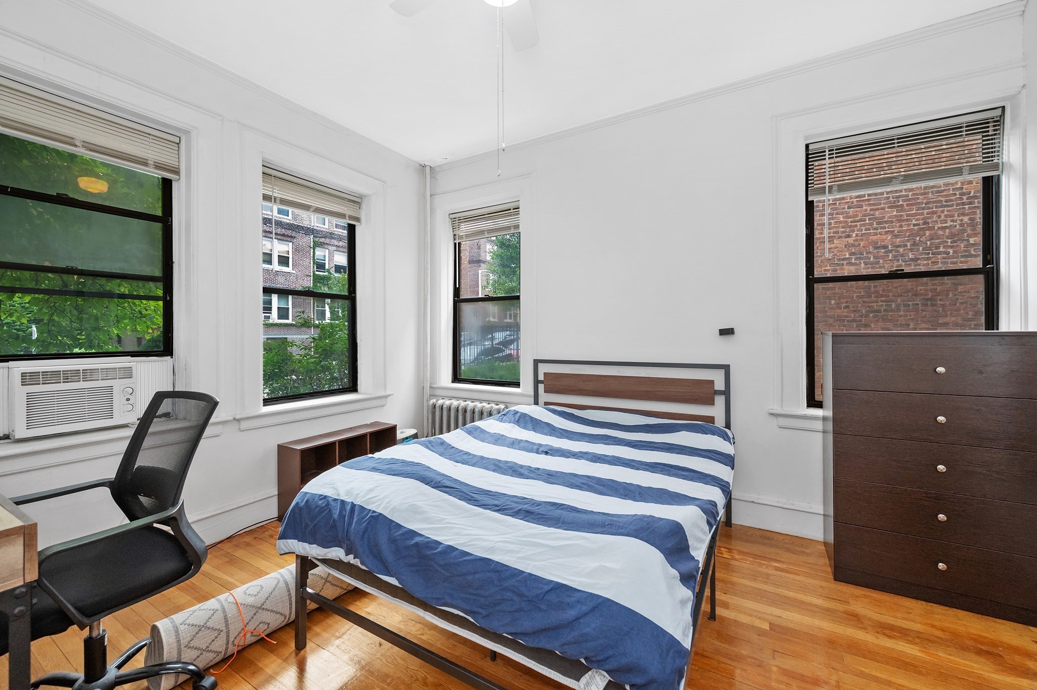 21 Park Vale Ave # 2 Property Photo 17