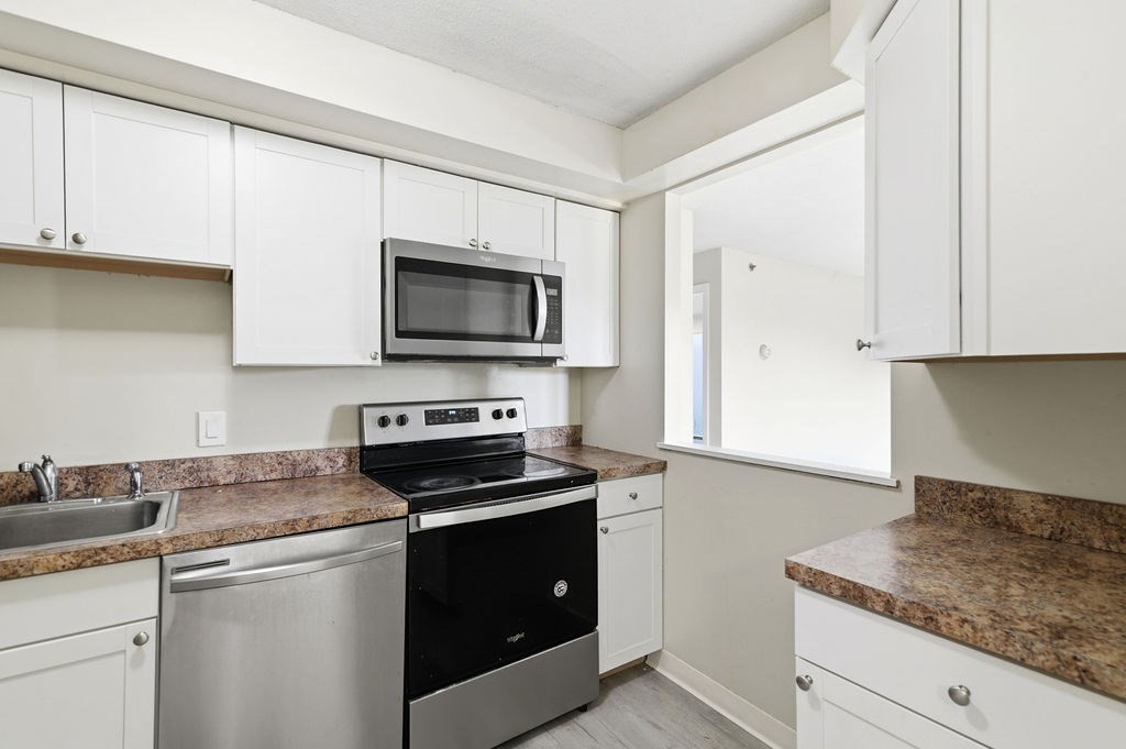 1025 Hancock St # 4j Property Photo 6
