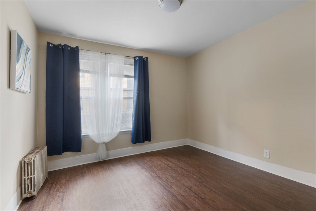 1152 Dorchester Ave Property Photo 3