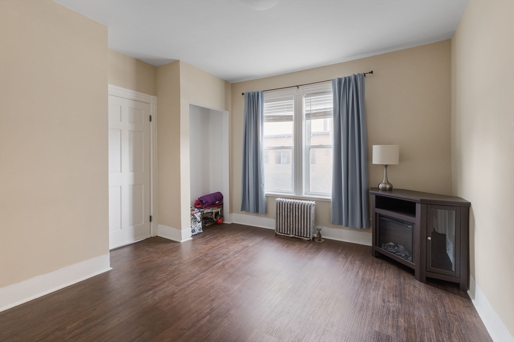 1152 Dorchester Ave Property Photo 5