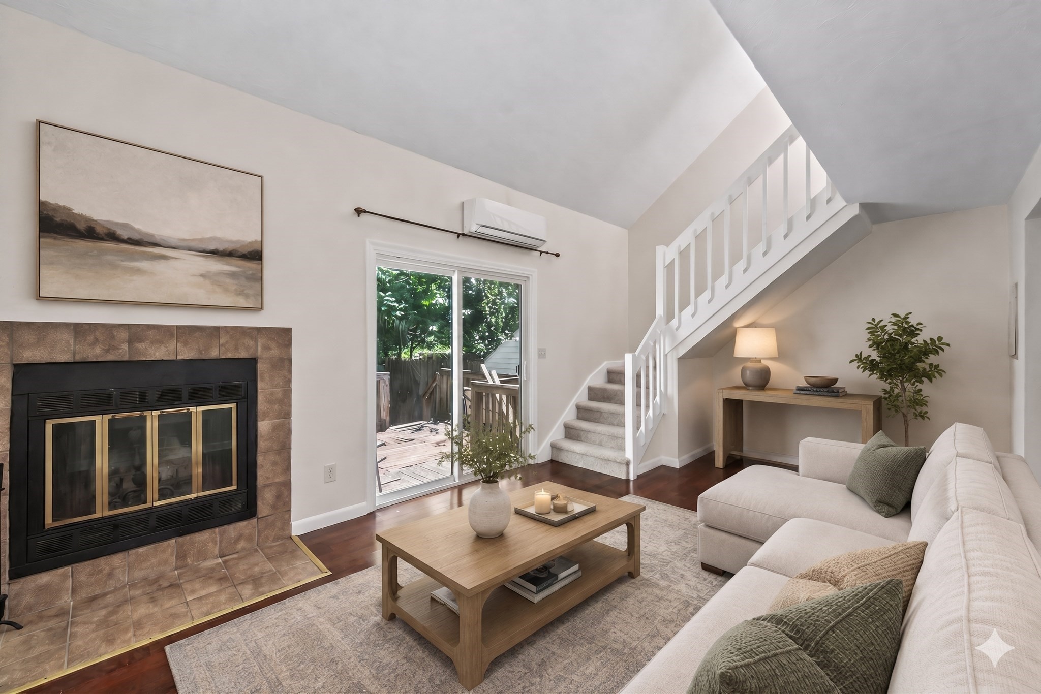 235 Lake St # D Property Photo 1