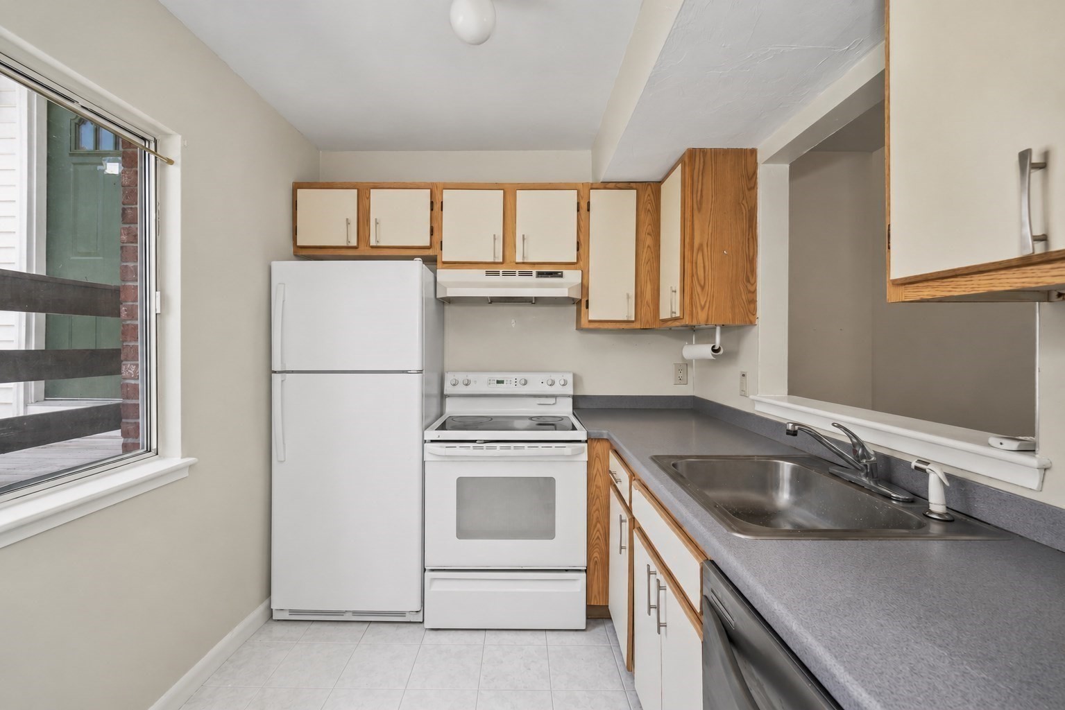 235 Lake St # D Property Photo 5