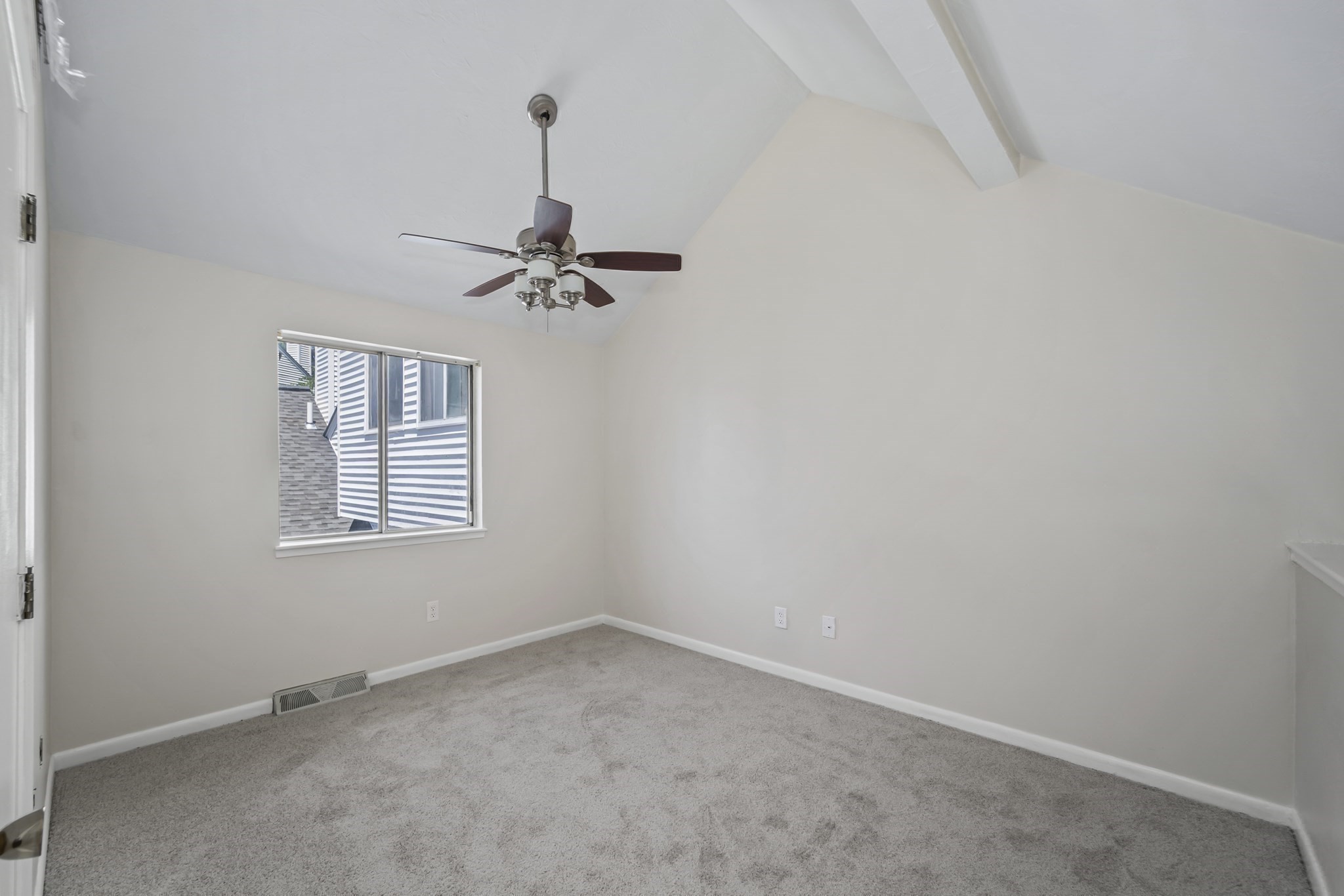 235 Lake St # D Property Photo 8