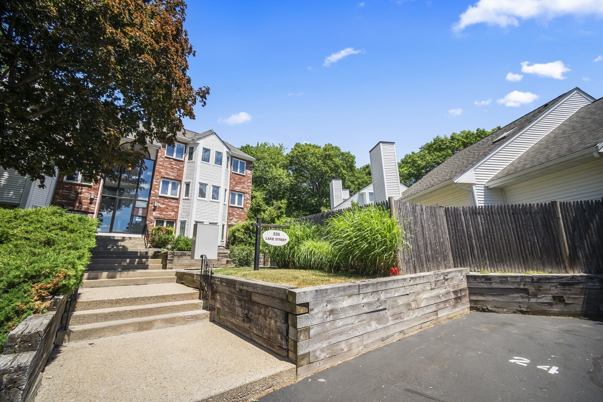235 Lake St # D Property Photo 14