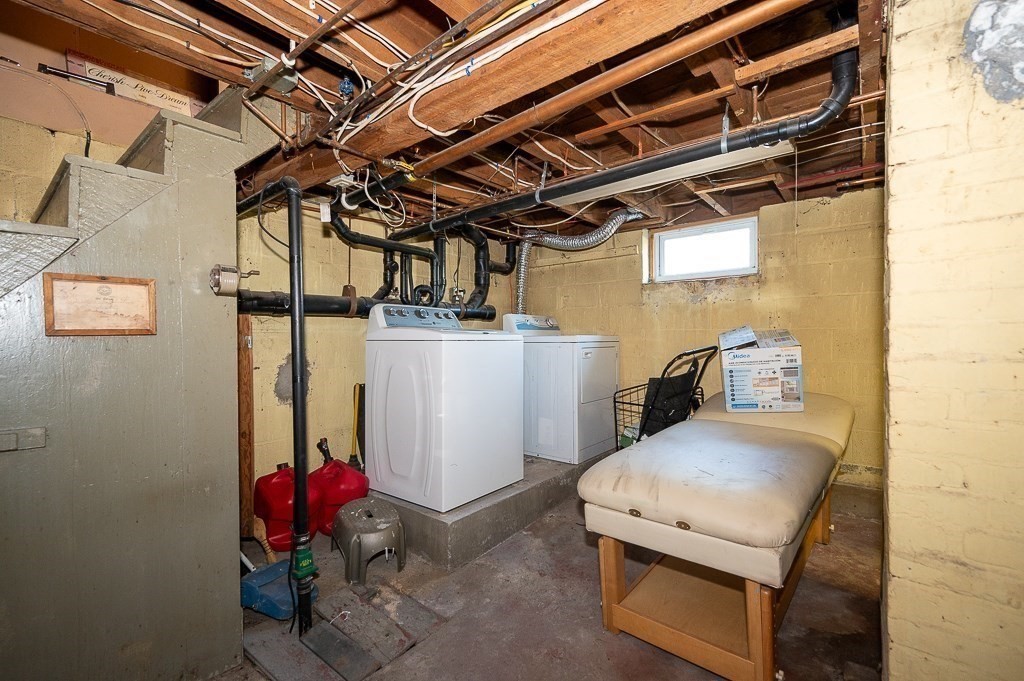 188 Auburn St Property Photo 23