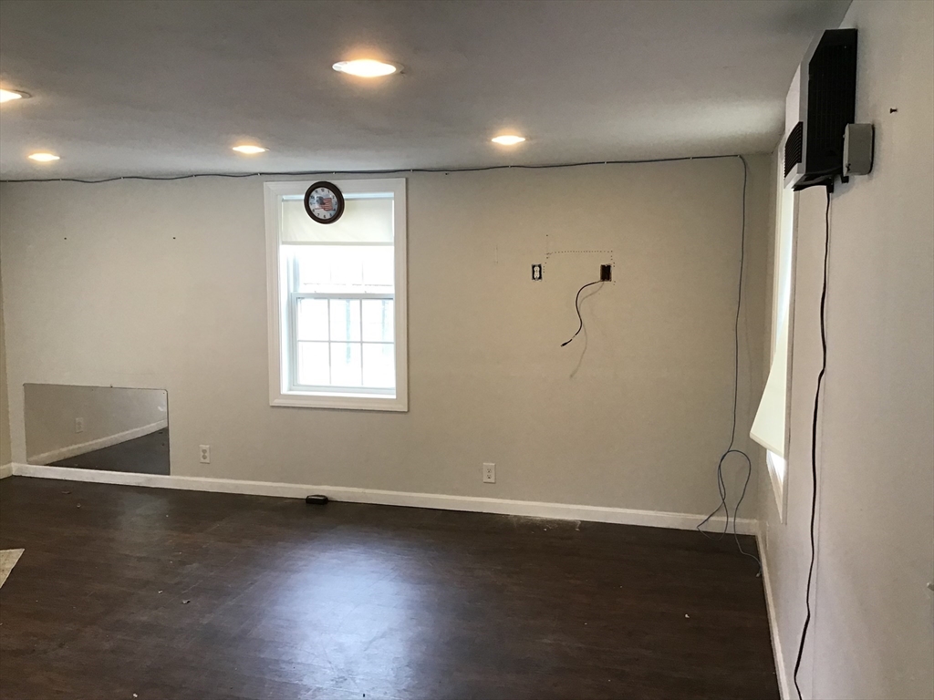 52 Sea St Property Photo 6