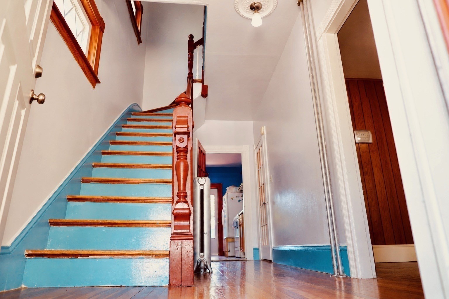551 Bennington St Property Photo 4