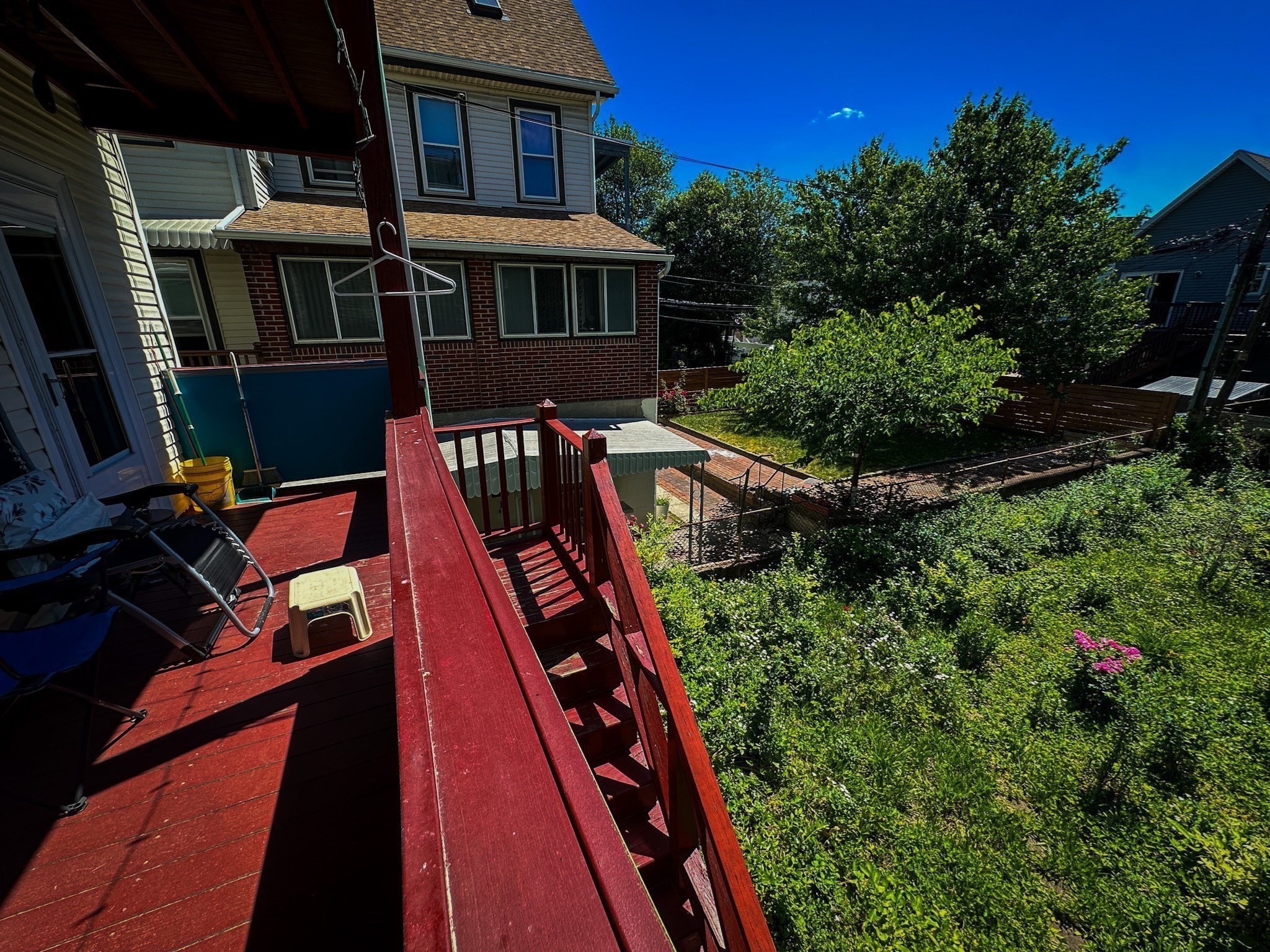 551 Bennington St Property Photo 11