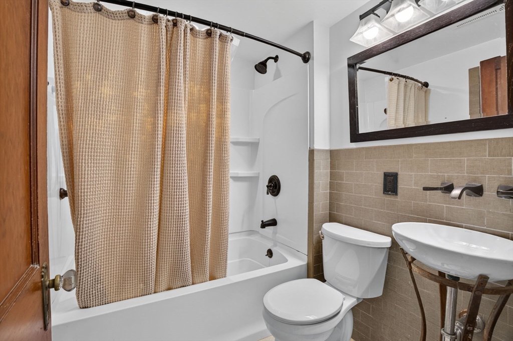 158 Haverhill St Property Photo 22