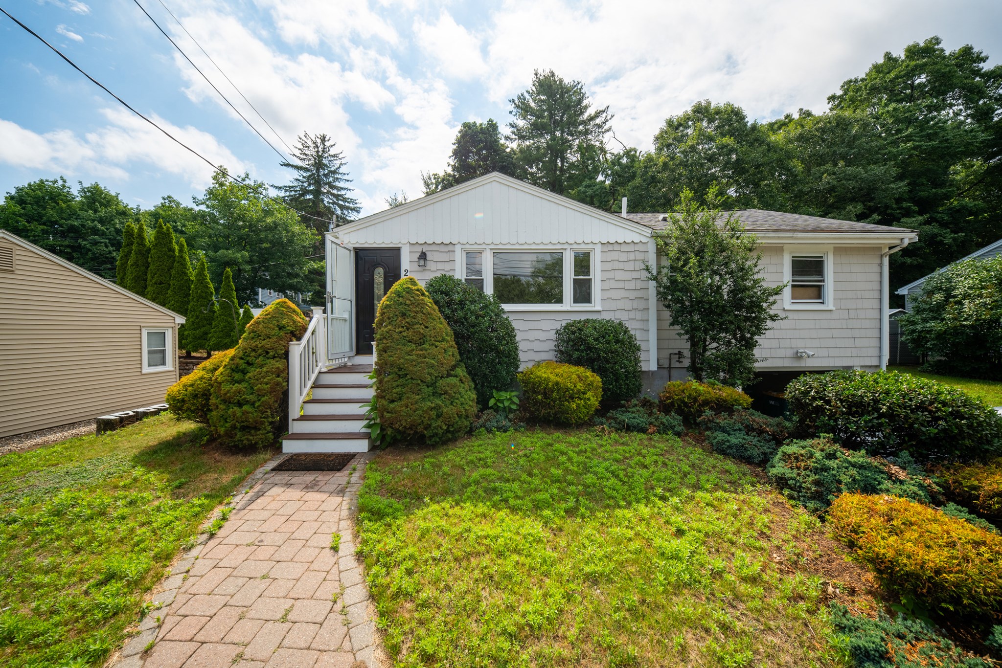 268 Lexington St Property Photo 1