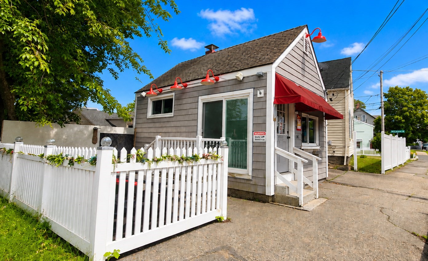 160 Lynn Street Property Photo 2