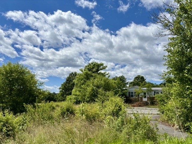 921 Main St Property Photo 7