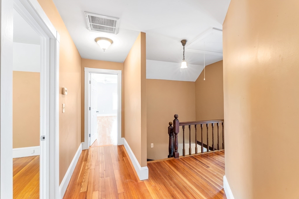 53 Thompson St Property Photo 20