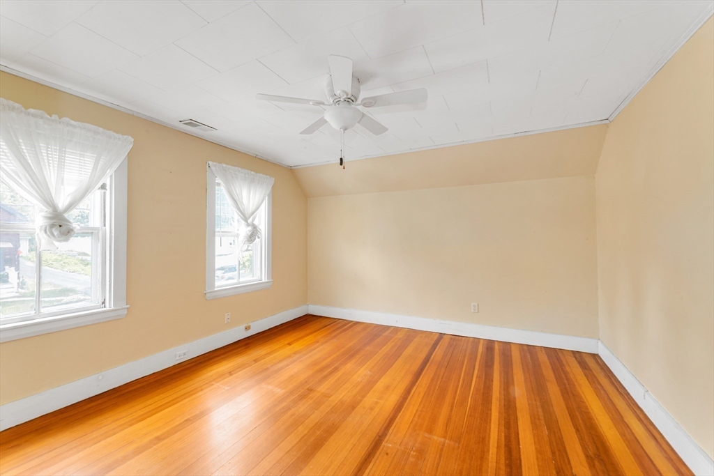 53 Thompson St Property Photo 22
