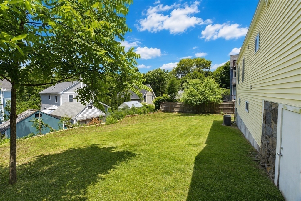 53 Thompson St Property Photo 31