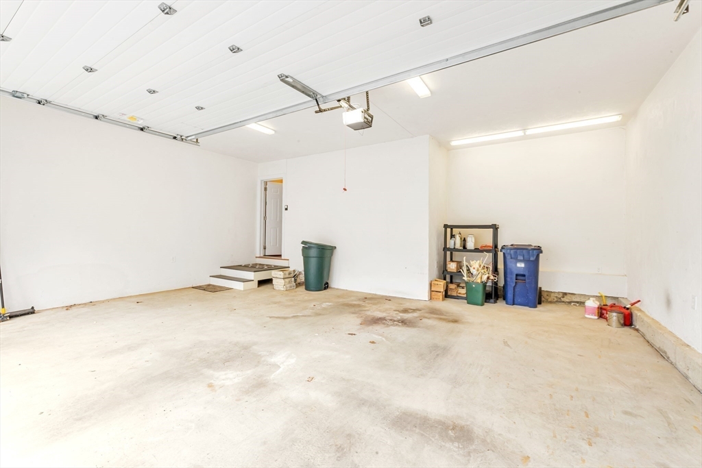 53 Thompson St Property Photo 34