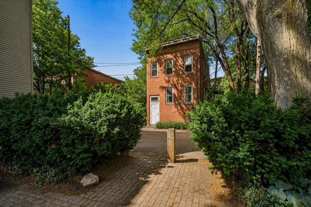 10 Eldridge Pl Property Photo 1