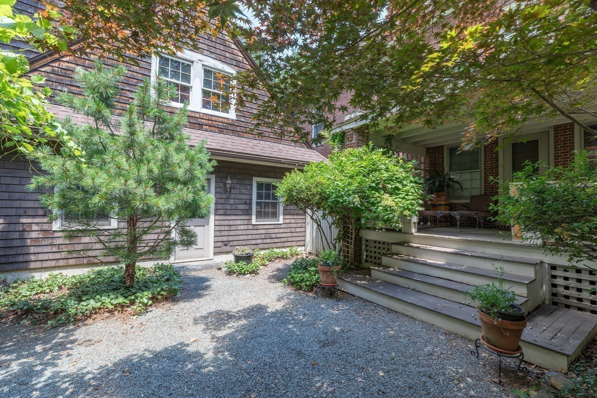 231 Waverley Ave Property Photo 29