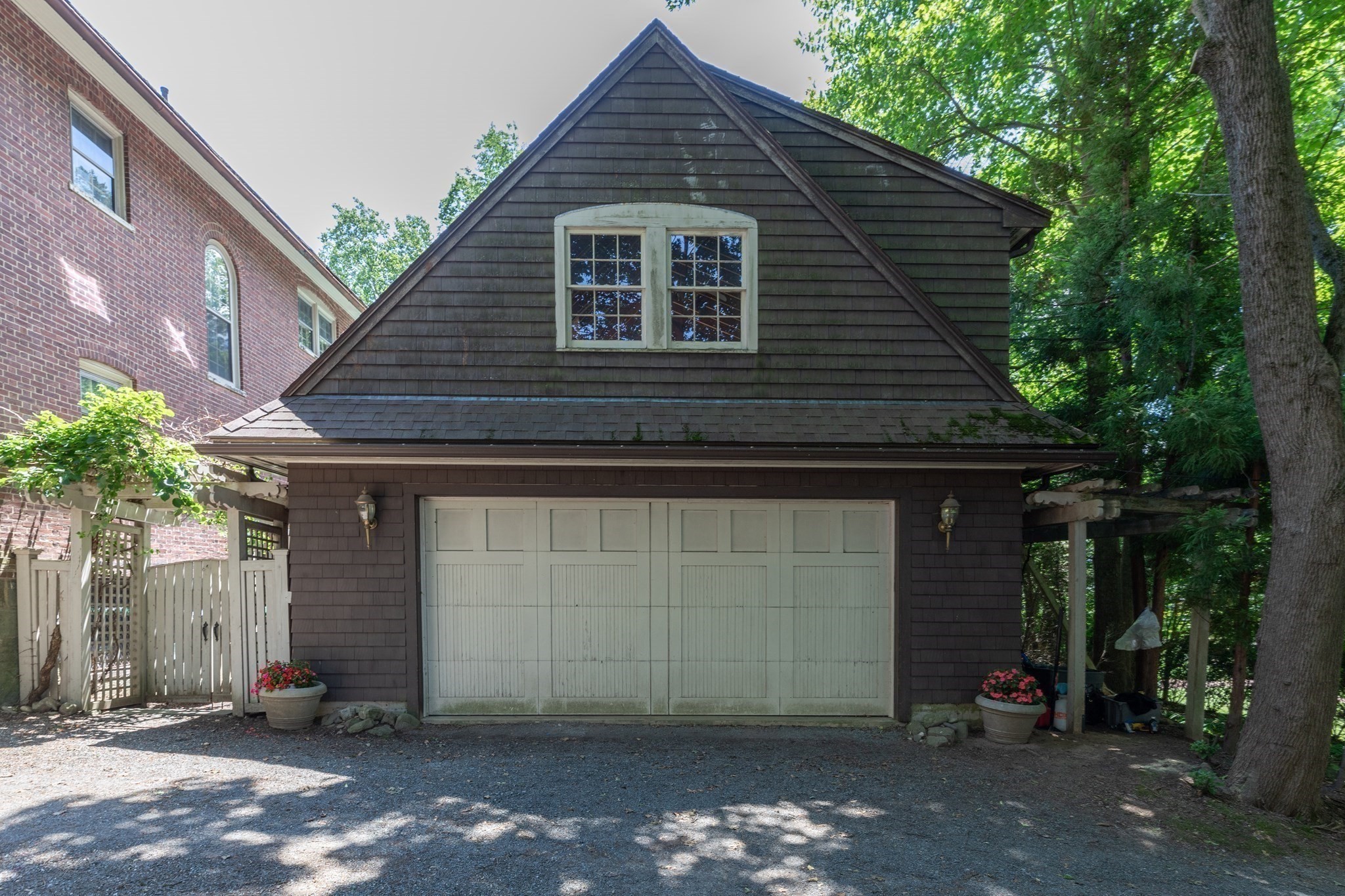 231 Waverley Ave Property Photo 35