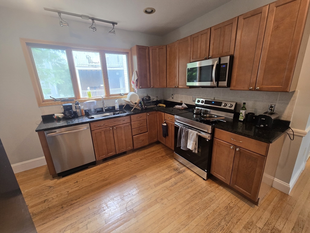 25 Raymond St # 2 Property Photo 1