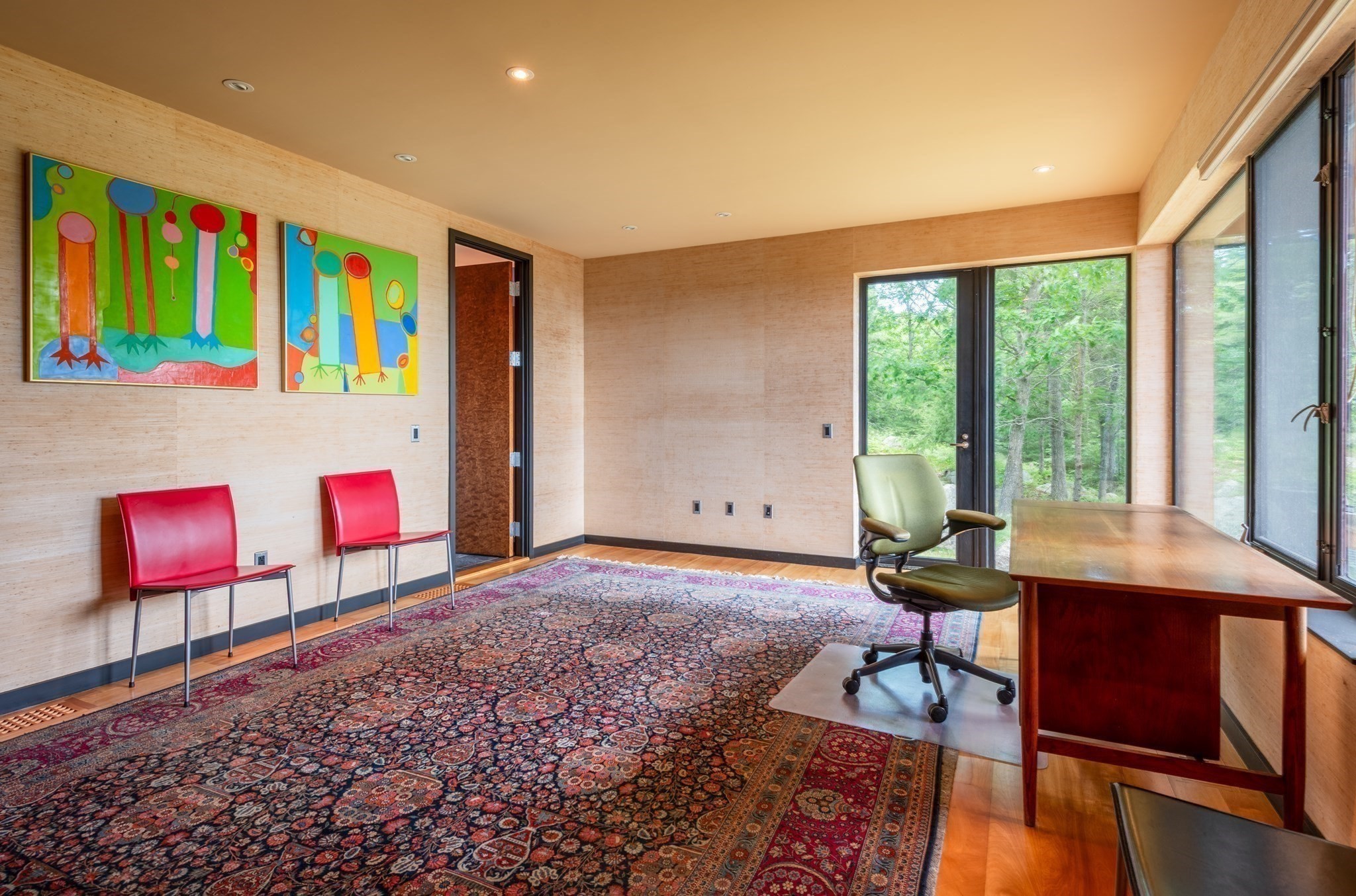 370 Summer Street Property Photo 4