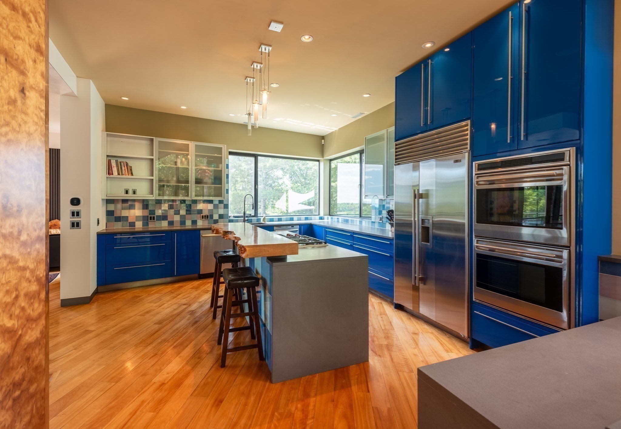 370 Summer Street Property Photo 10