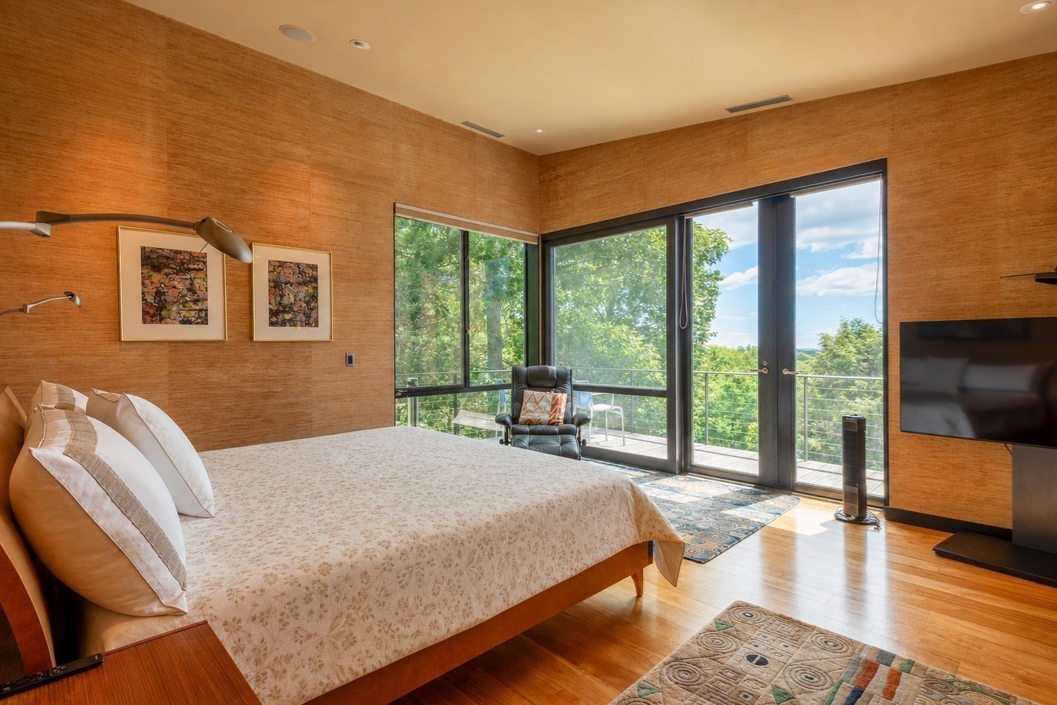 370 Summer Street Property Photo 16