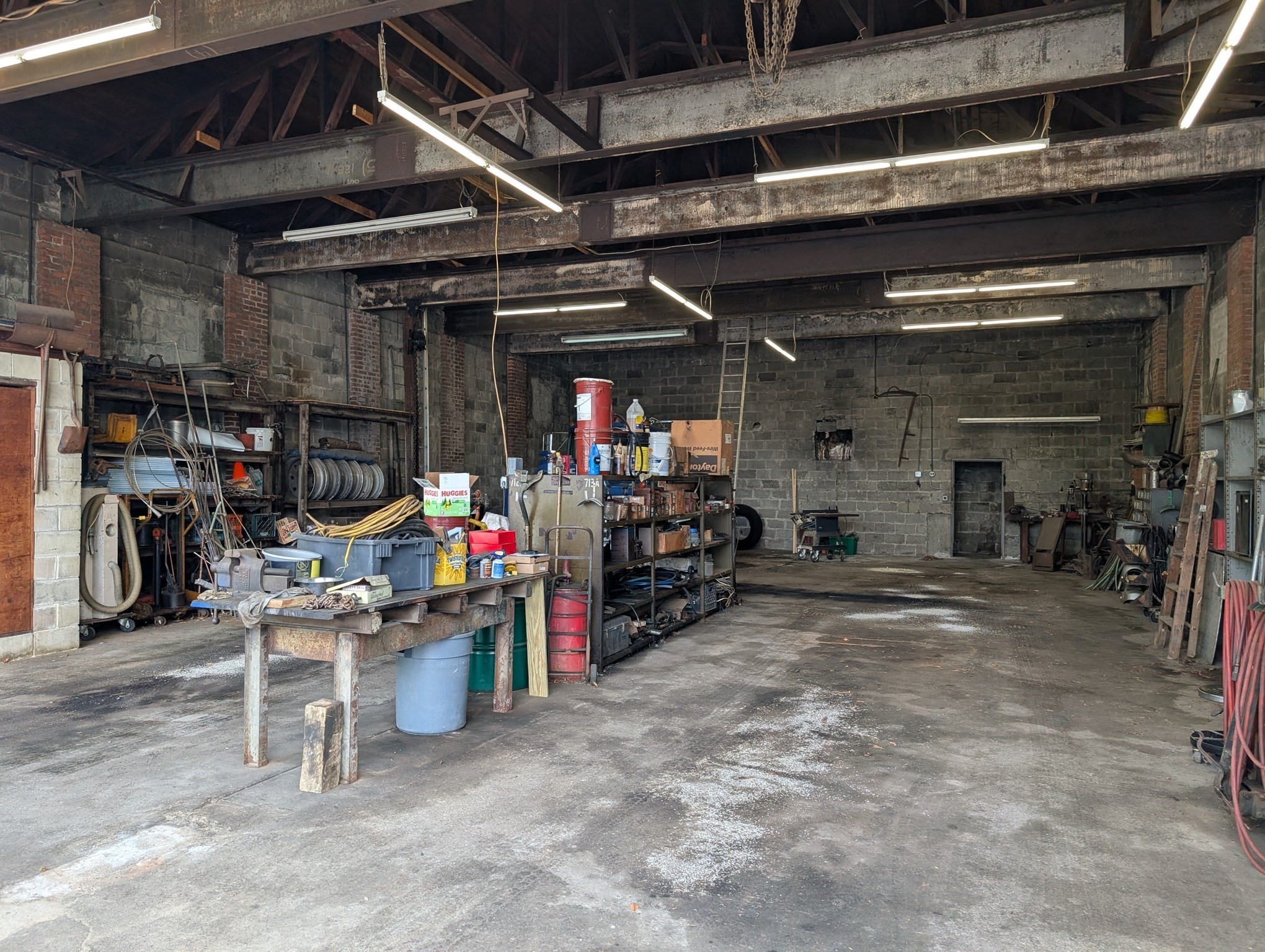 142 W Boylston Dr Property Photo 2